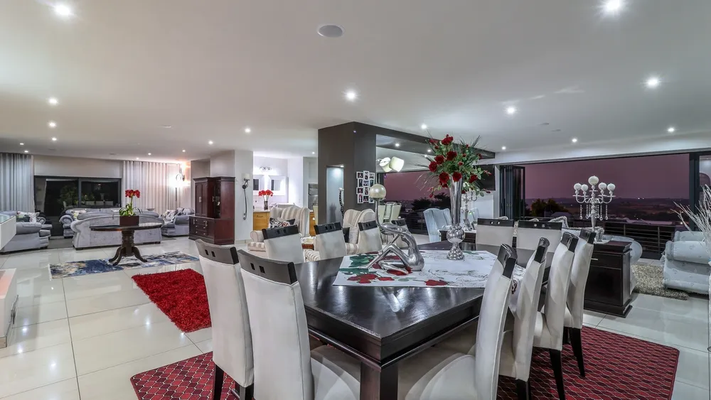 South Africa, Gauteng, Featherbrooke Estate, Crow's Nest, 1220