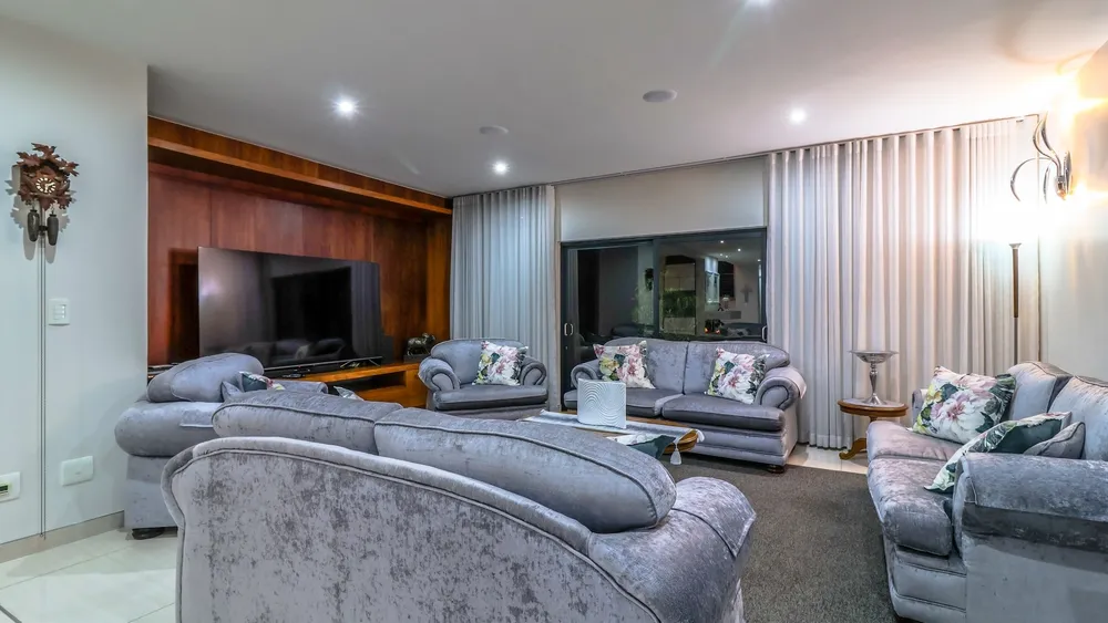 South Africa, Gauteng, Featherbrooke Estate, Crow's Nest, 1220