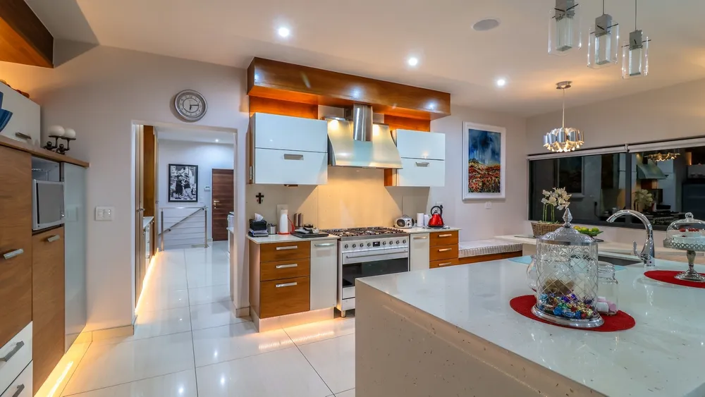 South Africa, Gauteng, Featherbrooke Estate, Crow's Nest, 1220