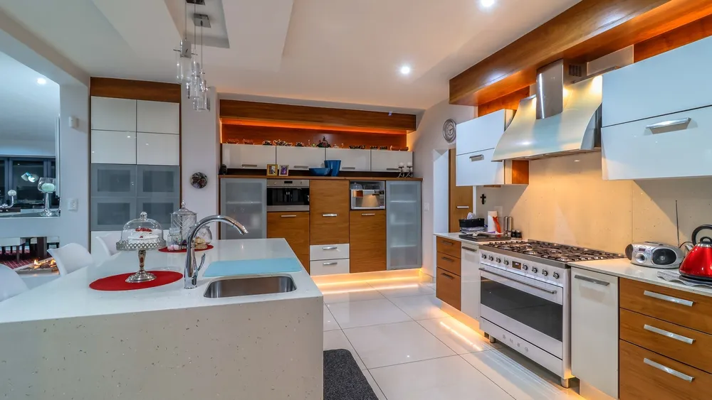 South Africa, Gauteng, Featherbrooke Estate, Crow's Nest, 1220