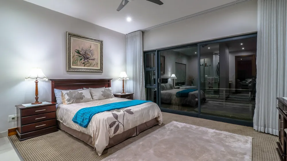 South Africa, Gauteng, Featherbrooke Estate, Crow's Nest, 1220