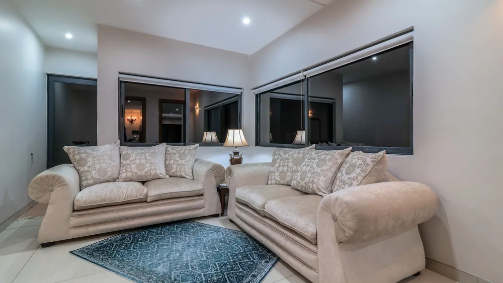 South Africa, Gauteng, Featherbrooke Estate, Crow's Nest, 1220