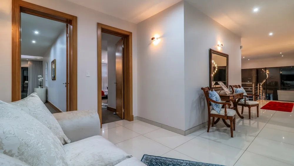 South Africa, Gauteng, Featherbrooke Estate, Crow's Nest, 1220