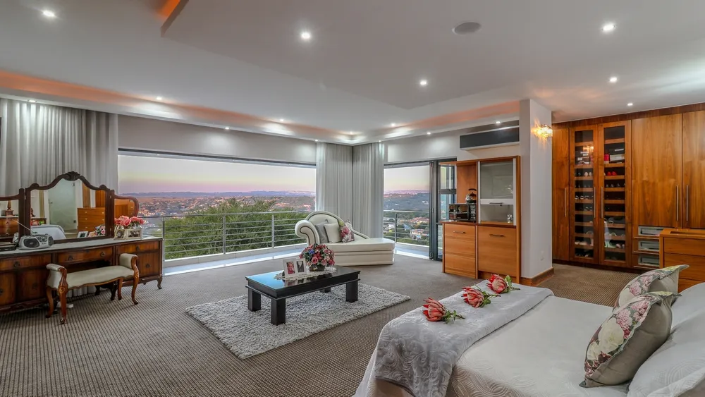 South Africa, Gauteng, Featherbrooke Estate, Crow's Nest, 1220