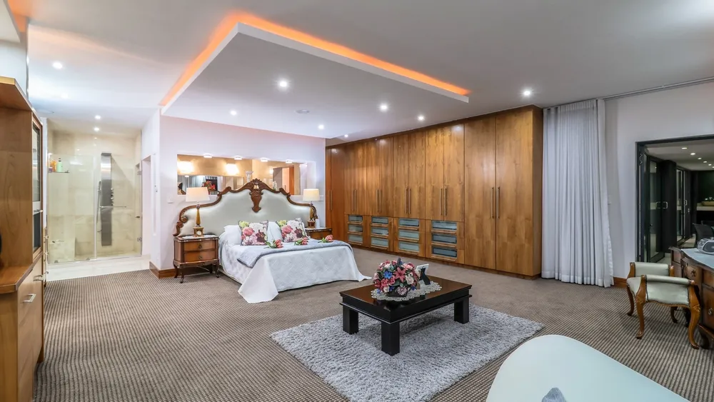 South Africa, Gauteng, Featherbrooke Estate, Crow's Nest, 1220