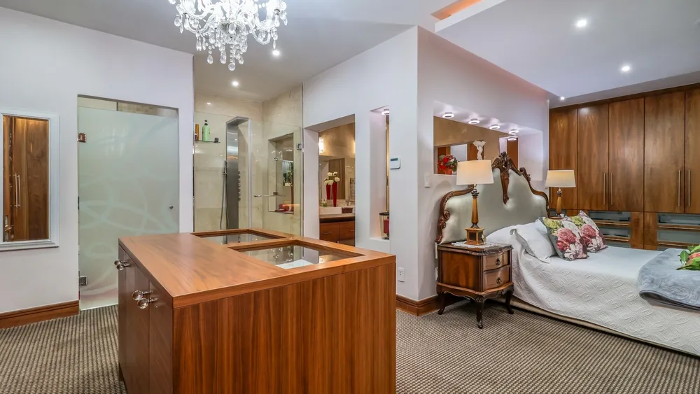South Africa, Gauteng, Featherbrooke Estate, Crow's Nest, 1220