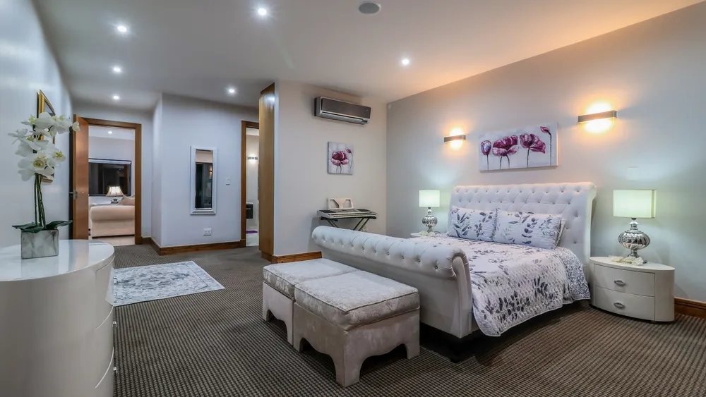 South Africa, Gauteng, Featherbrooke Estate, Crow's Nest, 1220