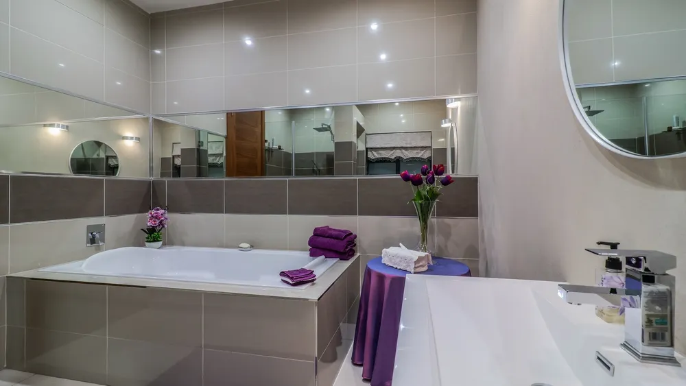 South Africa, Gauteng, Featherbrooke Estate, Crow's Nest, 1220