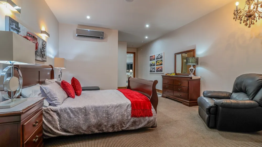 South Africa, Gauteng, Featherbrooke Estate, Crow's Nest, 1220