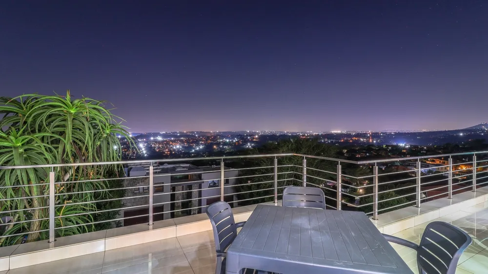 South Africa, Gauteng, Featherbrooke Estate, Crow's Nest, 1220