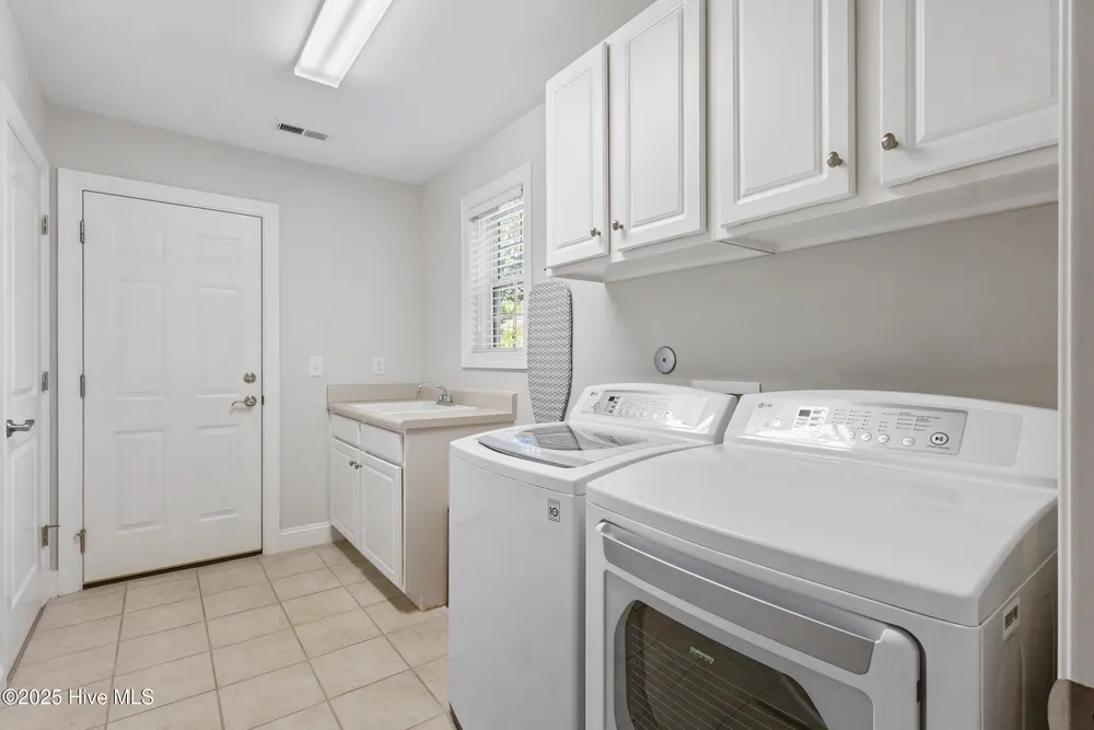 1162 Evangeline Dr, Leland, NC 28451
