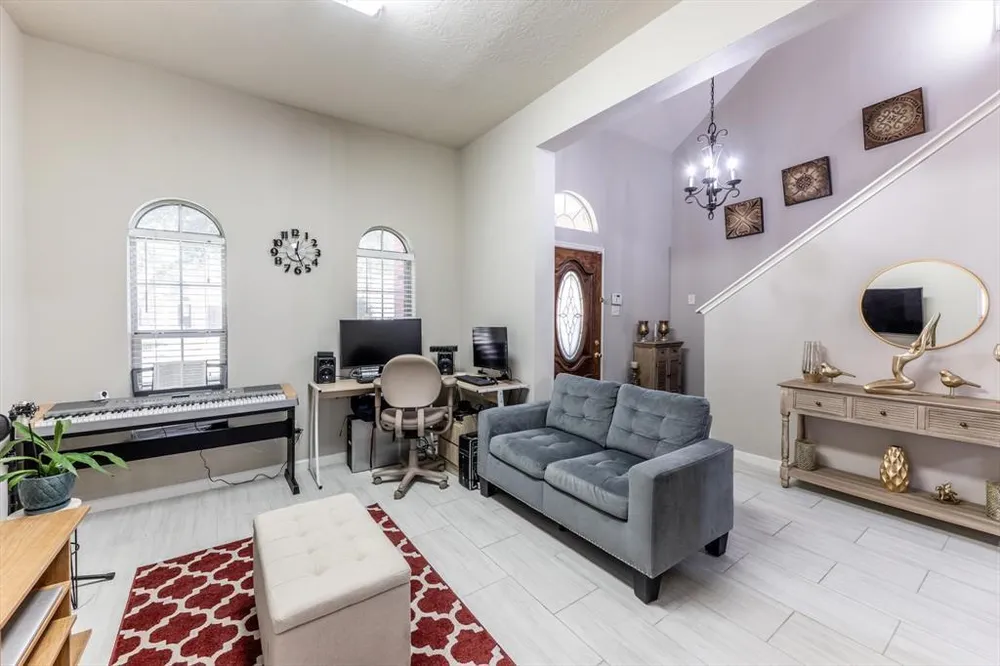 13507 Beech Ridge Ln, Houston, TX 77083