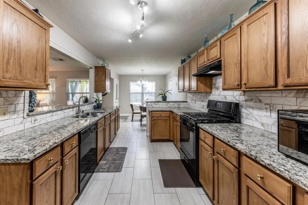 13507 Beech Ridge Ln, Houston, TX 77083