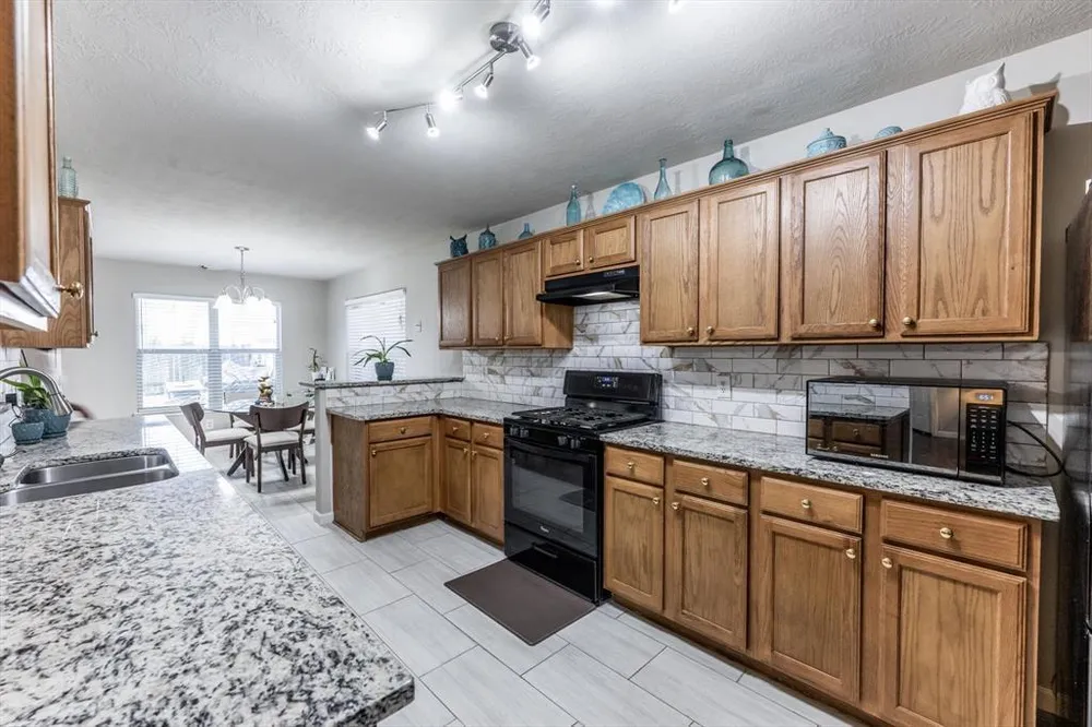 13507 Beech Ridge Ln, Houston, TX 77083