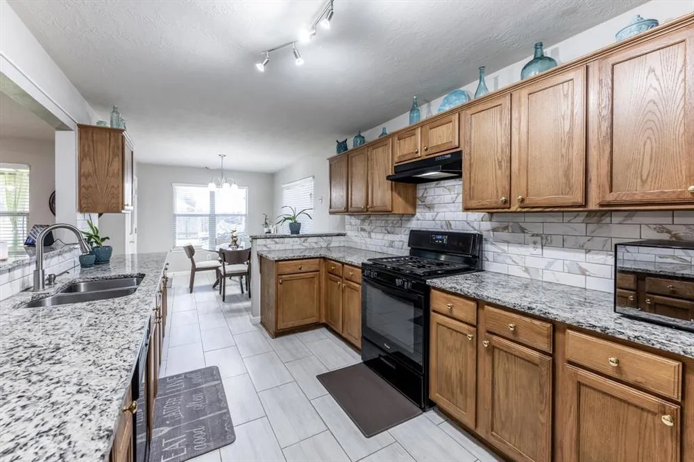 13507 Beech Ridge Ln, Houston, TX 77083