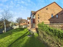 Newbridge Close, Broadbridge Heath, Horsham thumb 2