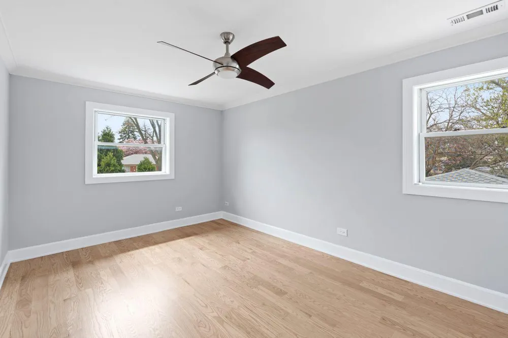 44 Cranbrook Dr, Des Plaines, IL 60016