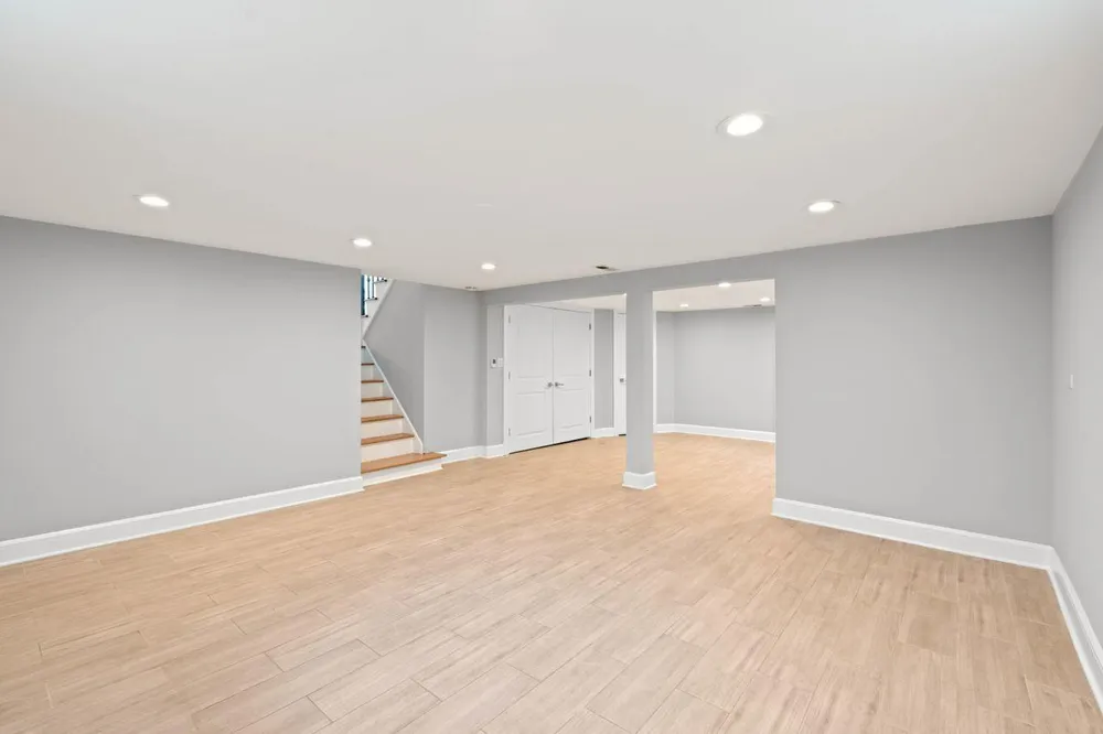 44 Cranbrook Dr, Des Plaines, IL 60016