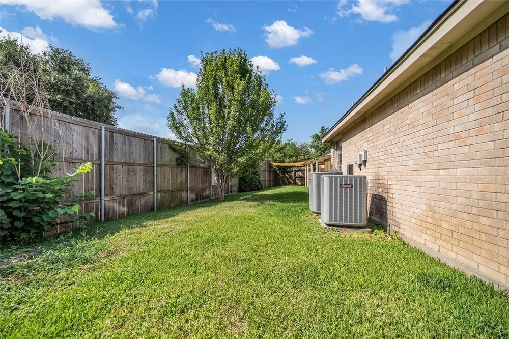22915 Heathercroft Dr, Katy, TX 77450