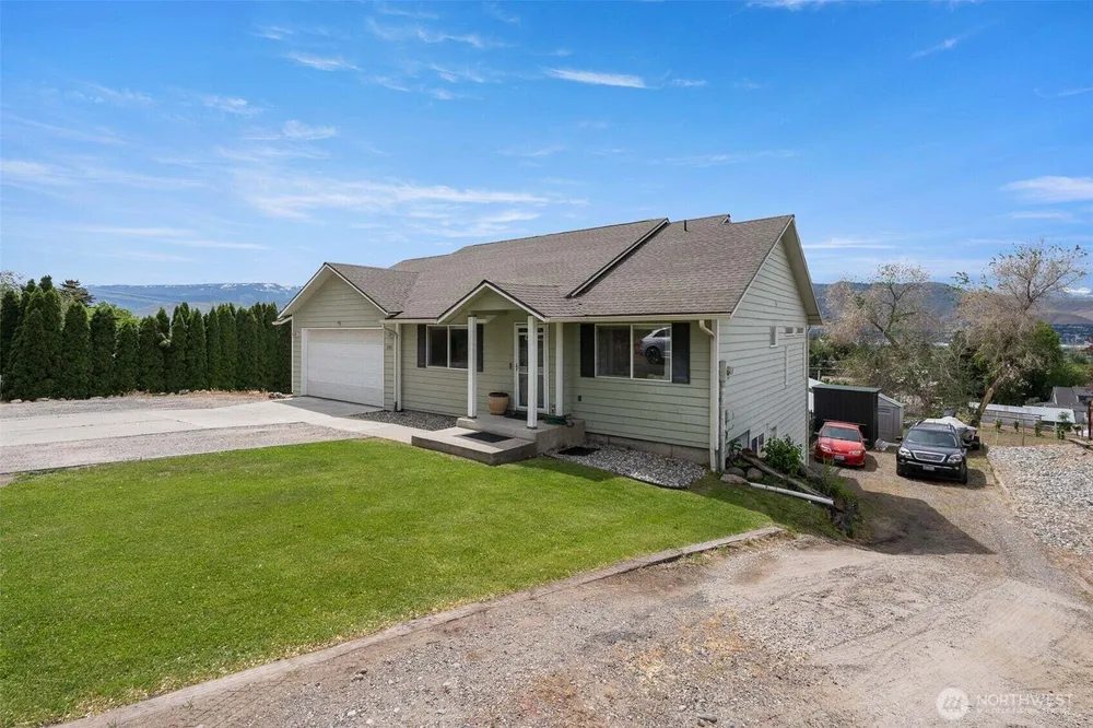 2707 Angel Ln, East Wenatchee, WA 98802