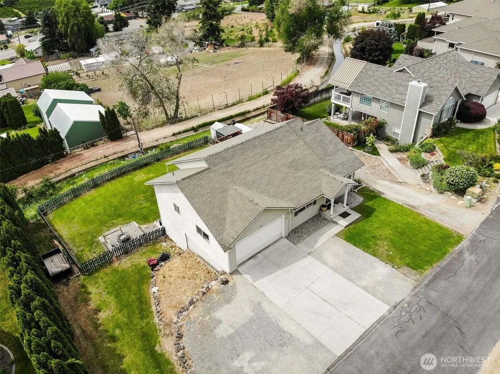2707 Angel Ln, East Wenatchee, WA 98802