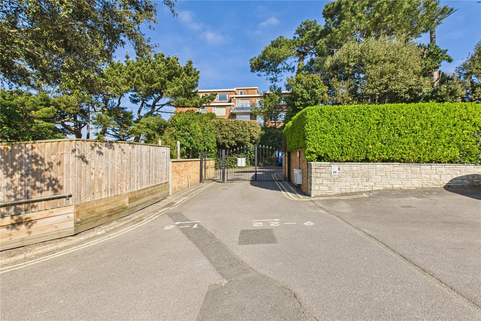 Chaddesley Glen, Poole, Dorset, BH13 Image 25