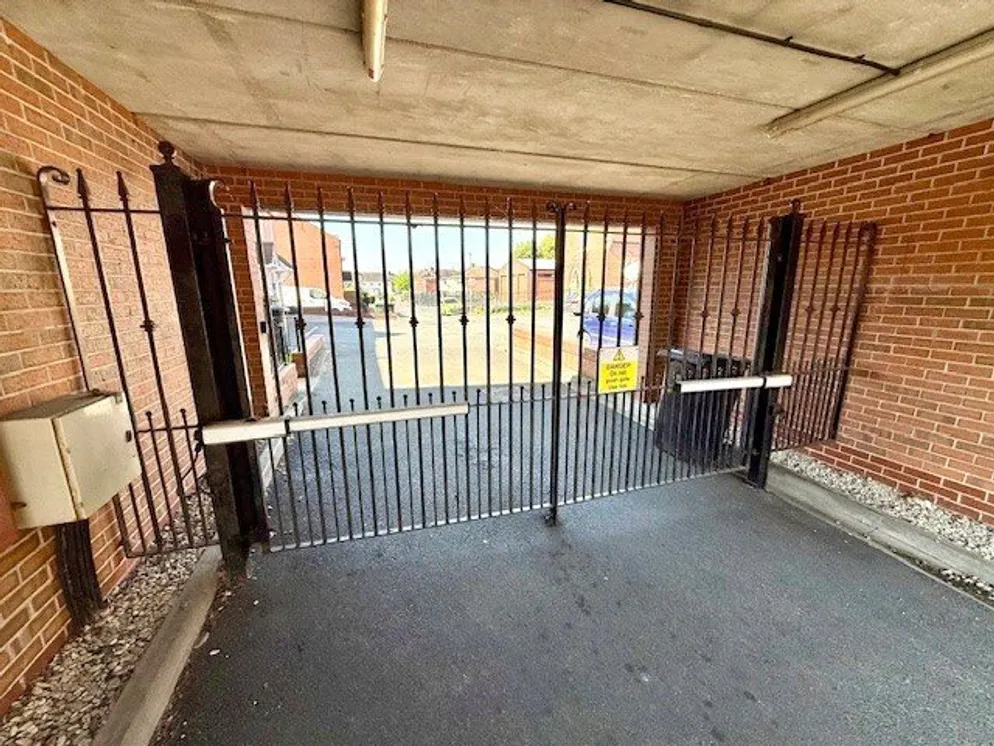 Property carousel item 11
