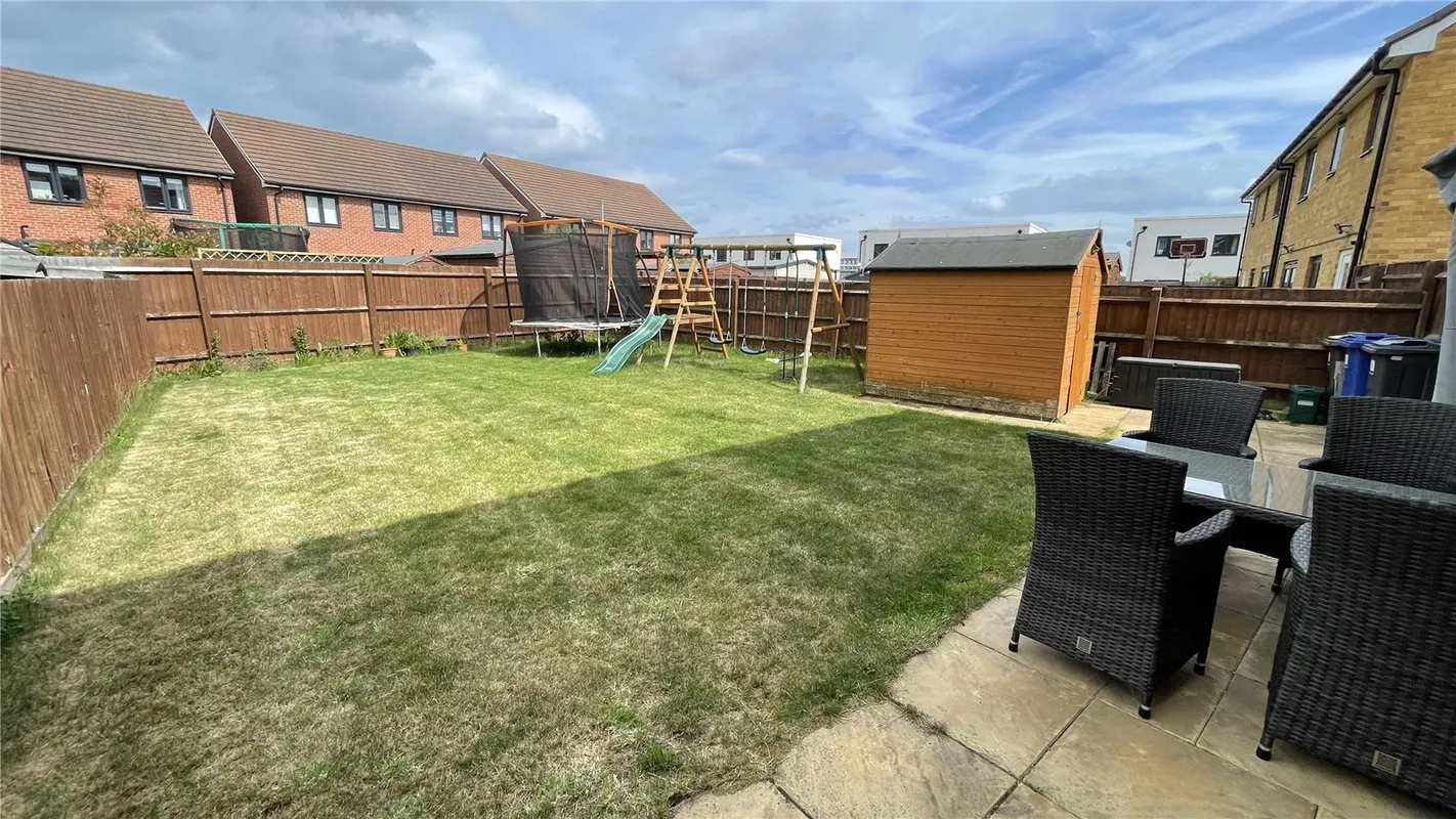 Pipit Close, East Tilbury, Essex, RM18