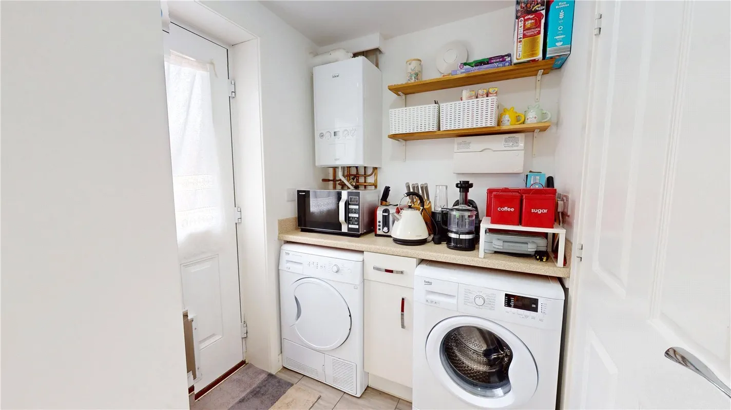 Pipit Close, East Tilbury, Essex, RM18