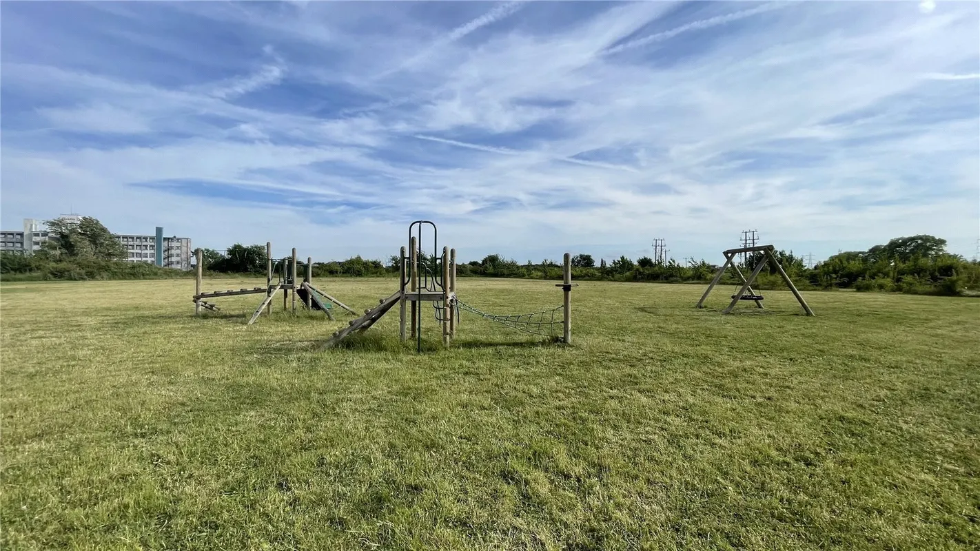Pipit Close, East Tilbury, Essex, RM18