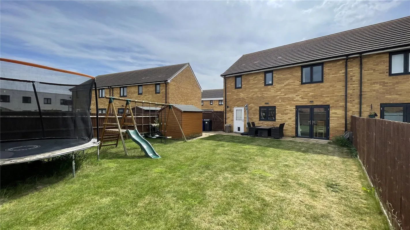 Pipit Close, East Tilbury, Essex, RM18