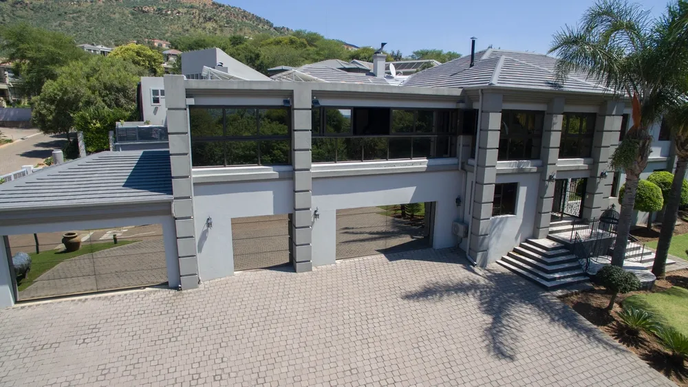 View image gallery of South Africa, Gauteng, Featherbrooke Estate, Plover's Nest, 1151