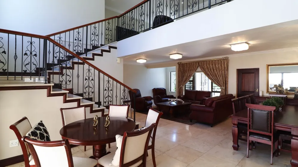 South Africa, Gauteng, Featherbrooke Estate, Plover's Nest, 1151