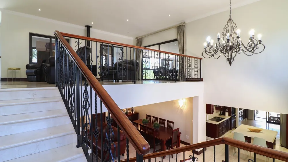South Africa, Gauteng, Featherbrooke Estate, Plover's Nest, 1151