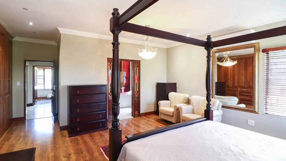 South Africa, Gauteng, Featherbrooke Estate, Plover's Nest, 1151