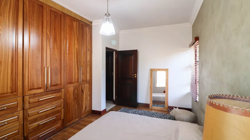 South Africa, Gauteng, Featherbrooke Estate, Plover's Nest, 1151