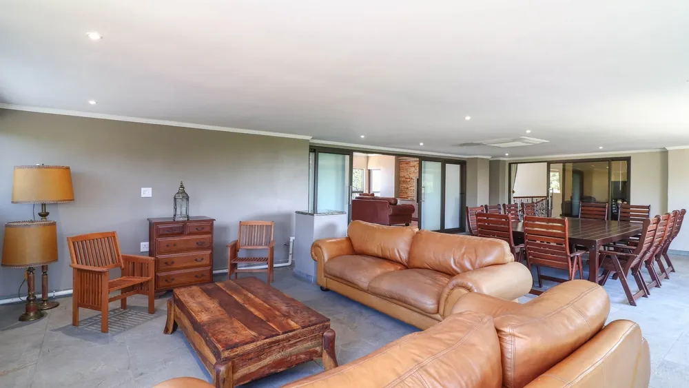 South Africa, Gauteng, Featherbrooke Estate, Plover's Nest, 1151