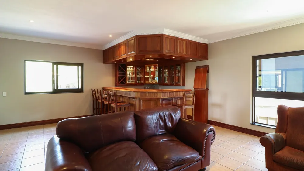 South Africa, Gauteng, Featherbrooke Estate, Plover's Nest, 1151