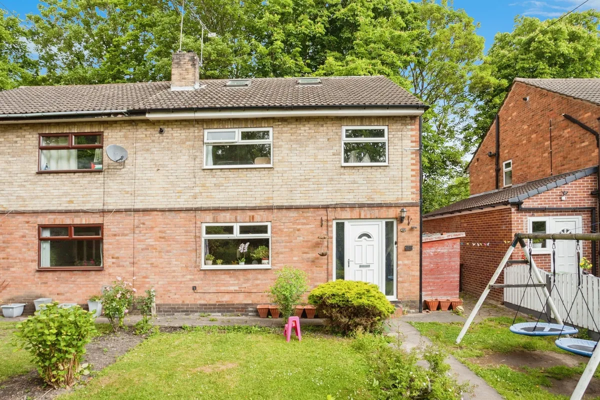 College Grove Close, WAKEFIELD