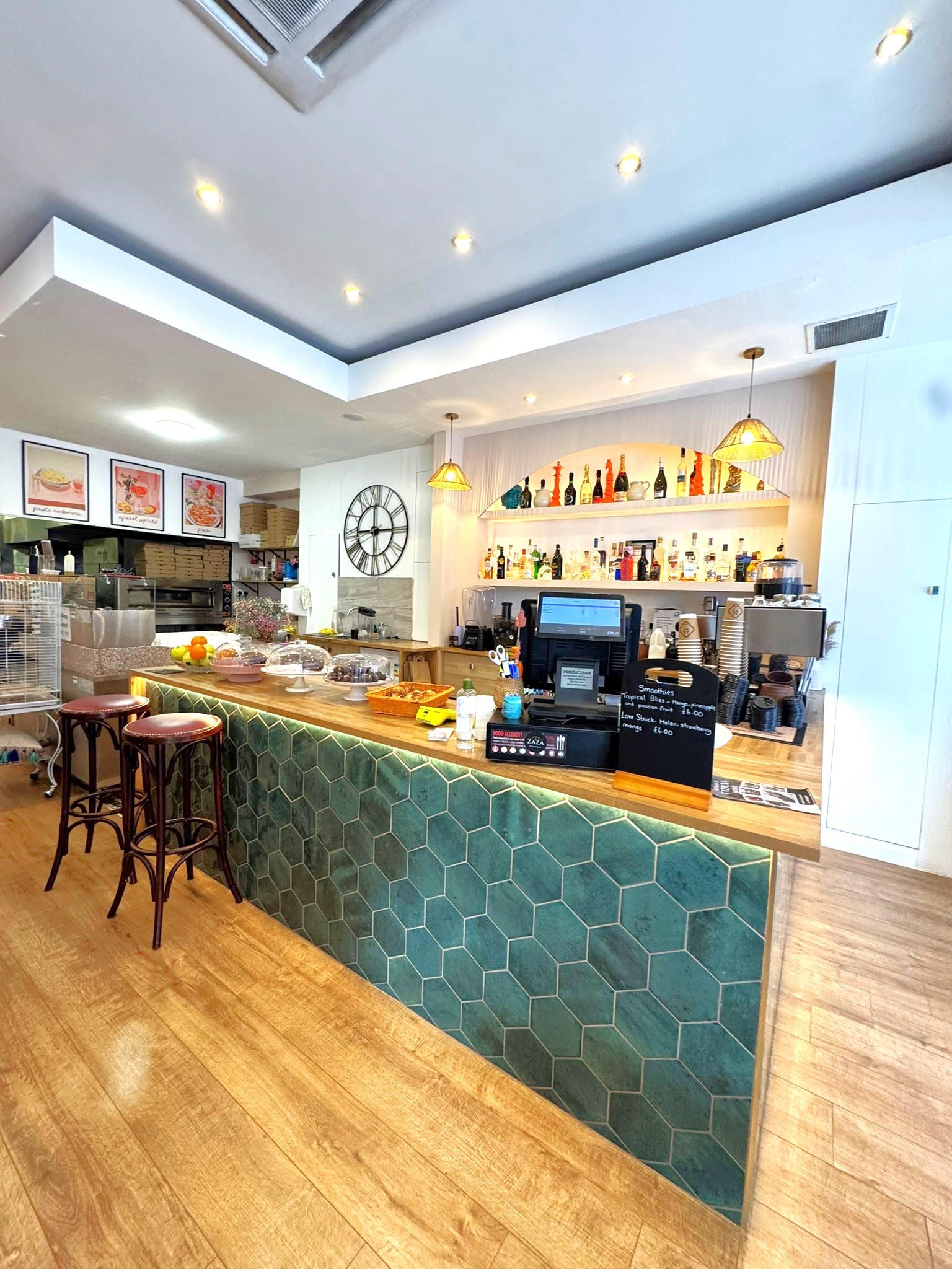 BUSINESS FOR SALE  LONG LEASE  POPULAR RESTAURANT & CAFE  WEST HENDON BROADWAY  NW9 Image 2