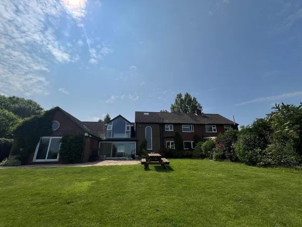 WILLS FARM COTTAGE, HOLLYGATE ROAD, RIDLINGTON, RUTLAND