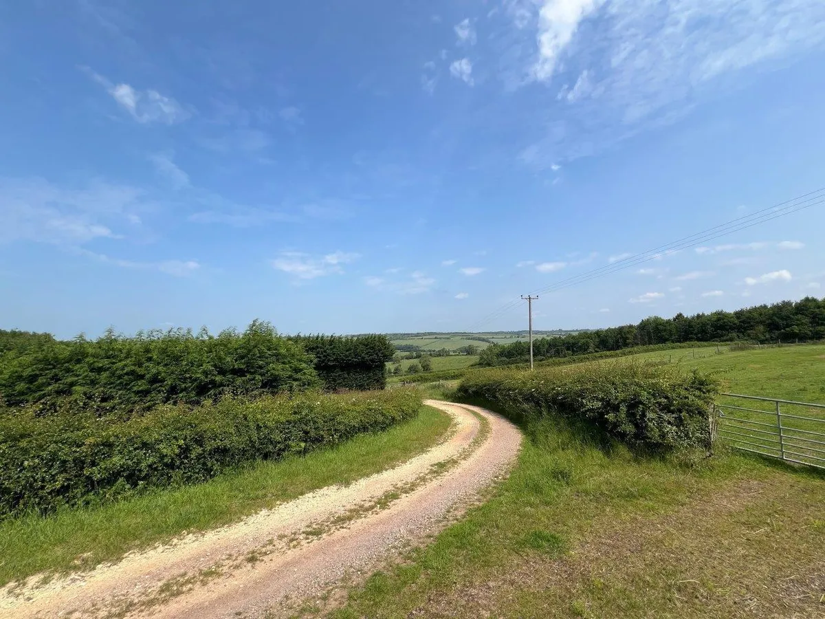 WILLS FARM COTTAGE, HOLLYGATE ROAD, RIDLINGTON, RUTLAND