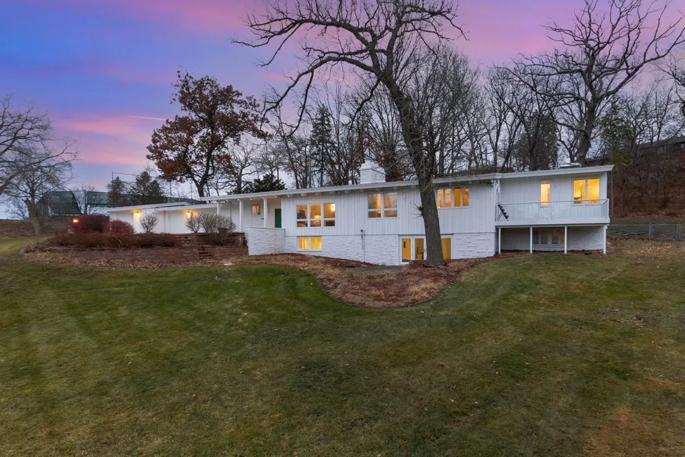 1345 Fairlawn Way, Golden Valley, MN 55416