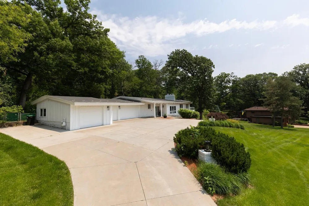 1345 Fairlawn Way, Golden Valley, MN 55416