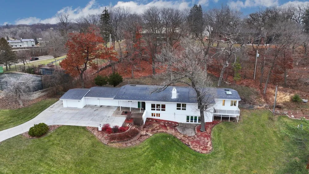 1345 Fairlawn Way, Golden Valley, MN 55416
