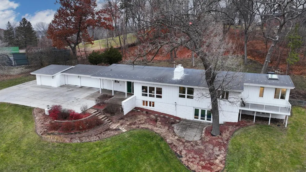 1345 Fairlawn Way, Golden Valley, MN 55416