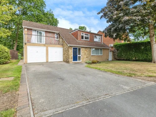 Finningley Road, LINCOLNphoto