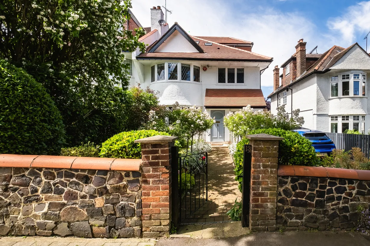 Woodside Avenue, LONDON, N6 photo 27