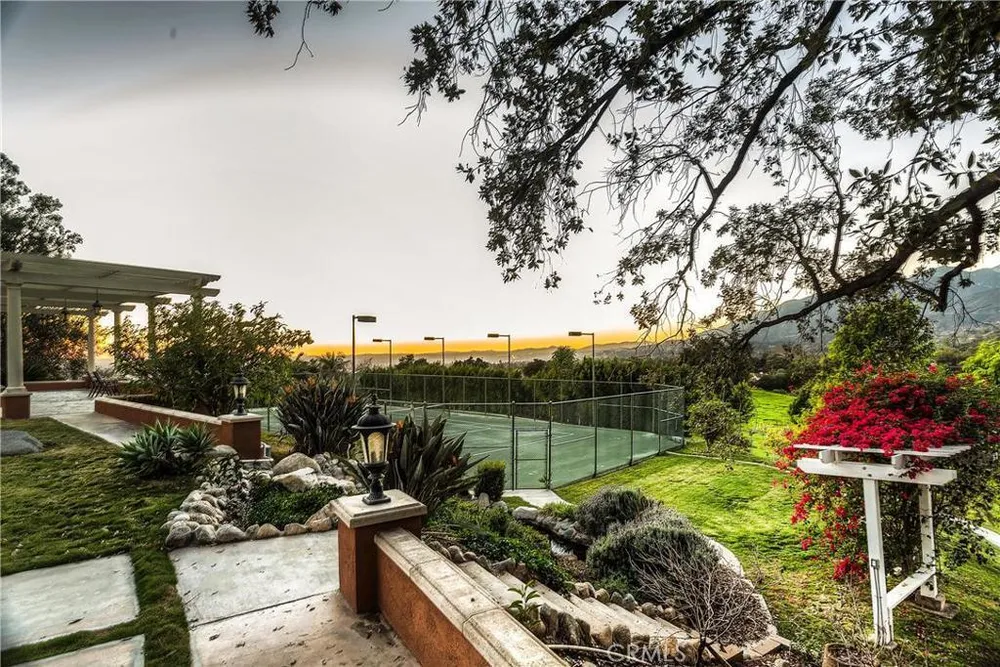 682 Deodar Ln, Bradbury, CA 91008