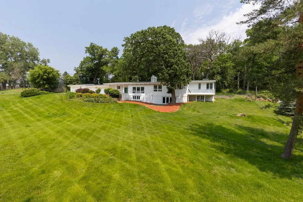 1345 Fairlawn Way, Golden Valley, MN 55416